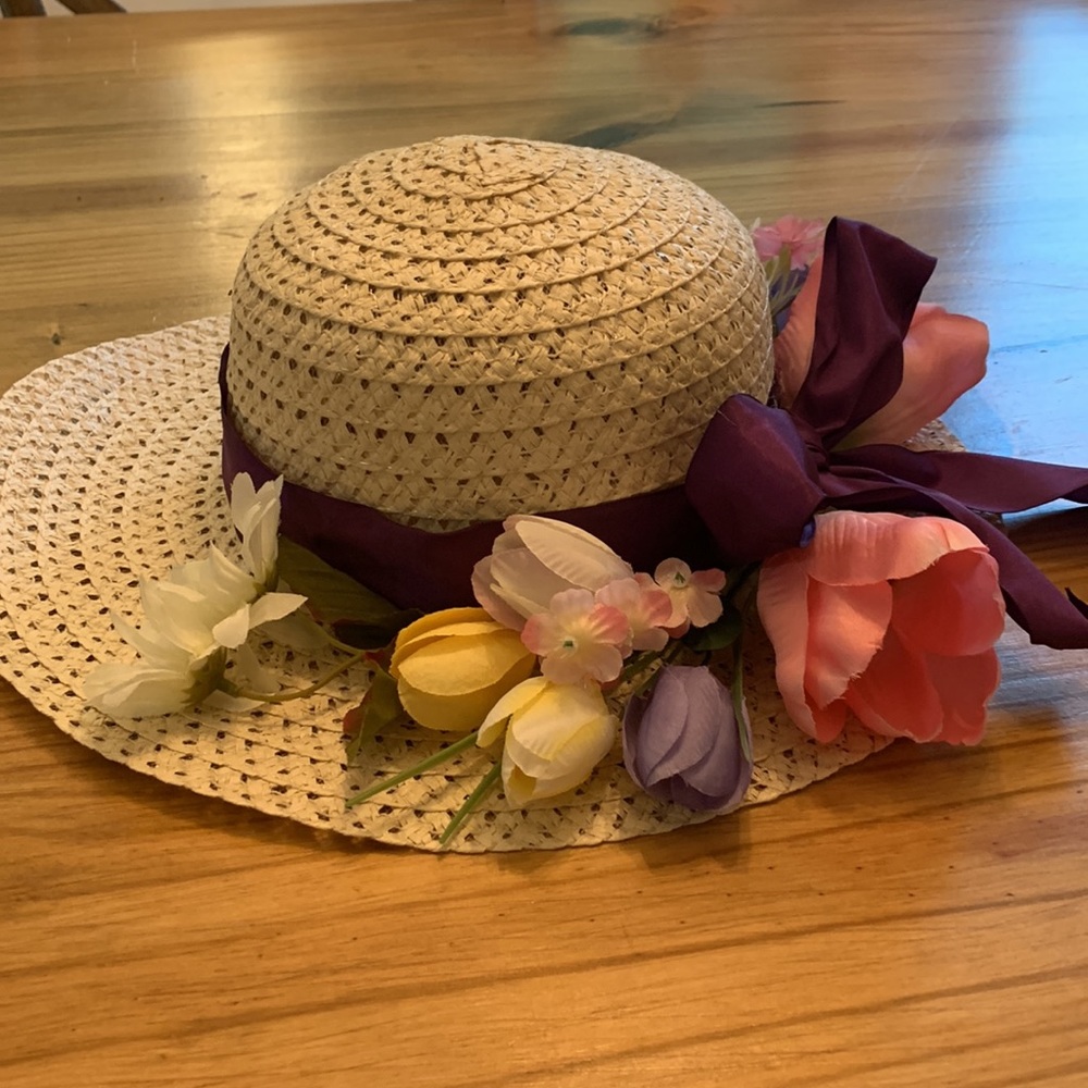 Flower hat - Picture 2 of 2
